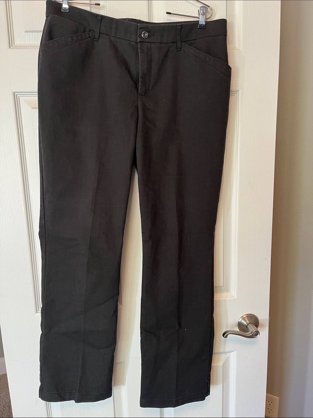 Lee Women’s Flex Motion Mid Rise Regular Fit Straight Leg Jeans - Black Size 14